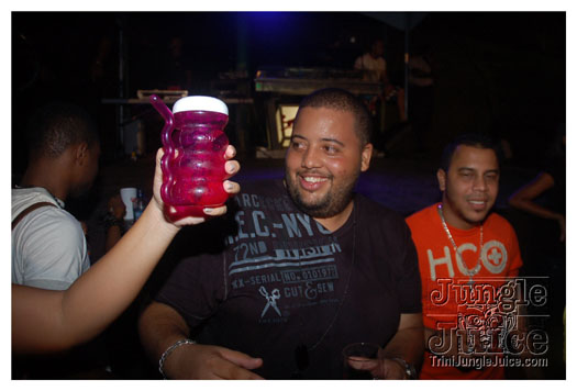 bump_and_wine_2011-094