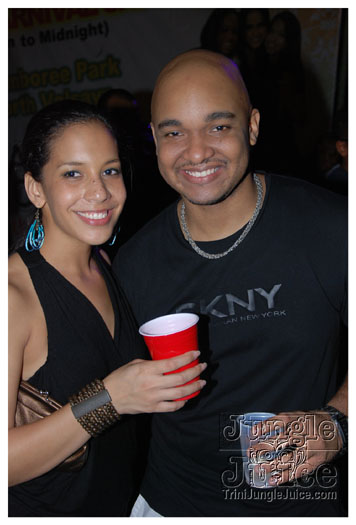 bump_and_wine_2011-097