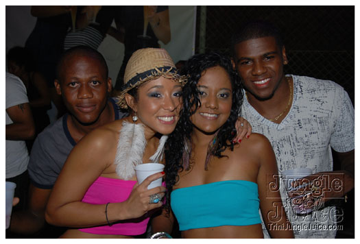 bump_and_wine_2011-098