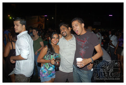 bump_and_wine_2011-106