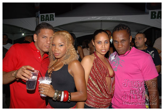 bump_and_wine_2011-107