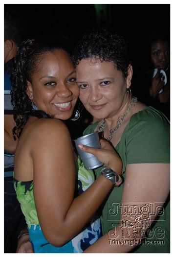 bump_and_wine_2011-109