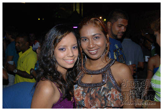 bump_and_wine_2011-110