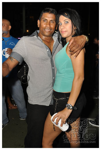 bump_and_wine_2011-113