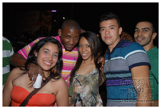 bump_and_wine_2011-114