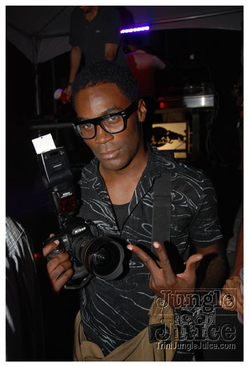 bump_and_wine_2011-122