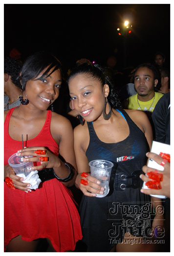 bump_and_wine_2011-144