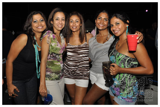 bump_and_wine_2011-153