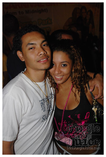 bump_and_wine_2011-156