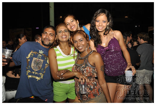 bump_and_wine_2011-158