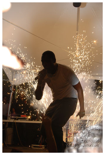 bump_and_wine_2011-162