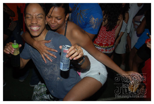 bump_and_wine_2011-166