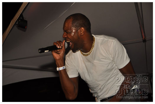 bump_and_wine_2011-177