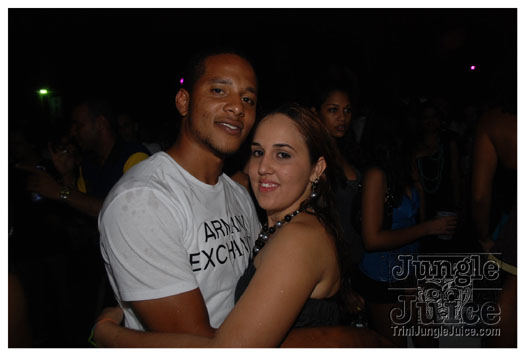 bump_and_wine_2011-187