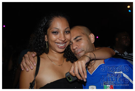 bump_and_wine_2011-213