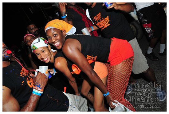 dirty_dozen_jouvert_2011-044