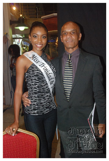 elite_model_look_aug31-051