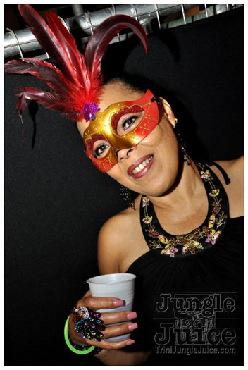 eyes_wide_shut_2011-001