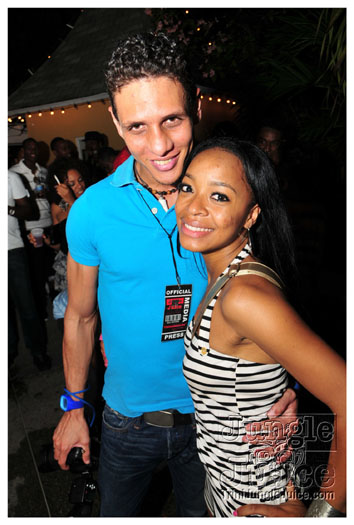 flight_cruise_carnival_2011-072