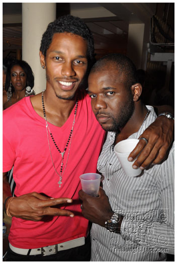 flight_cruise_carnival_2011-085