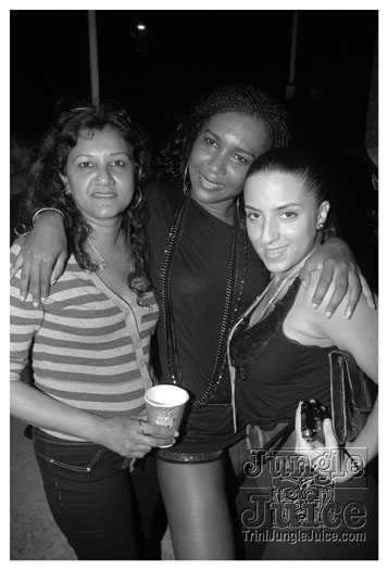 house_party_carnival_2011-009