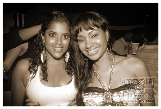 house_party_carnival_2011-040