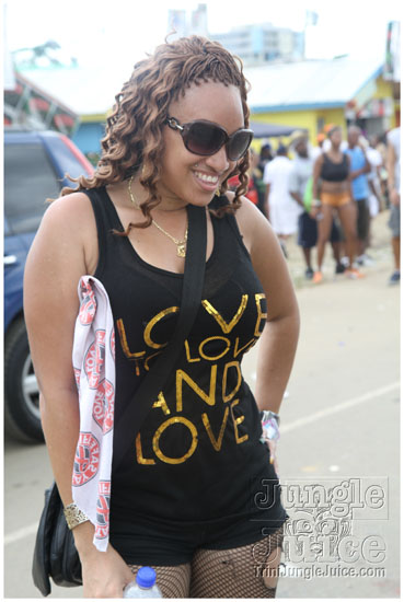 island_people_mas_monday_2011-007