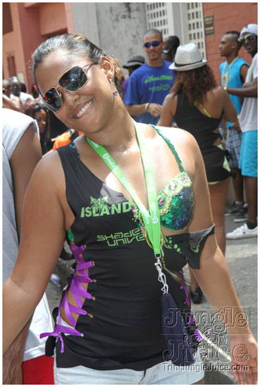 island_people_mas_monday_2011-019