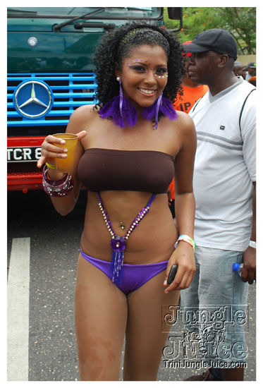 island_people_mas_monday_2011-037