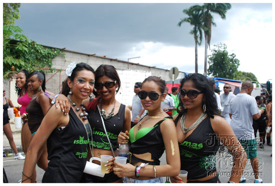 island_people_mas_monday_2011-074