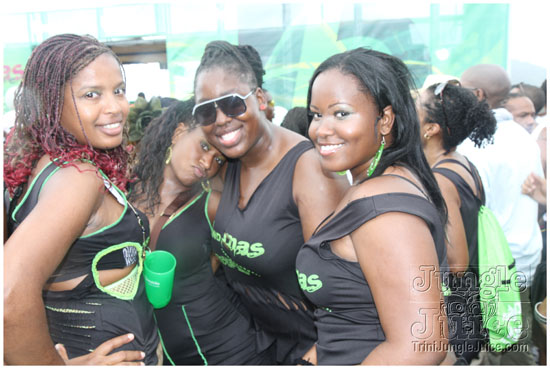 island_people_mas_monday_2011-087