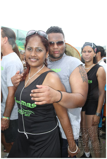 island_people_mas_monday_2011-098