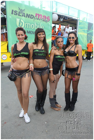 island_people_mas_monday_2011-106