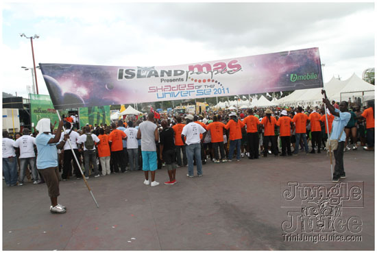 island_people_mas_monday_2011-107