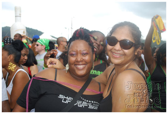 island_people_mas_monday_2011-115