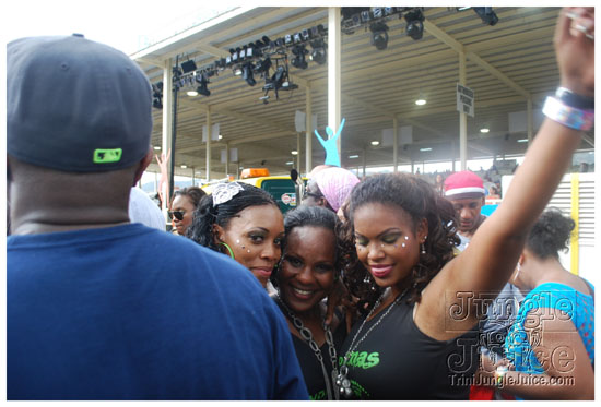 island_people_mas_monday_2011-119