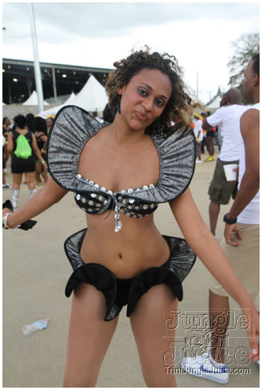 island_people_mas_monday_2011-132