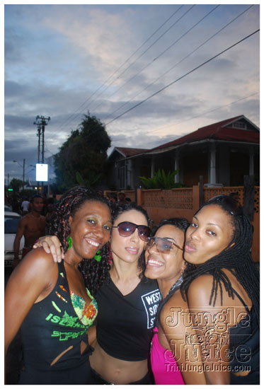 island_people_mas_monday_2011-170