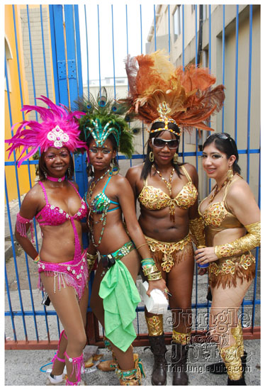 islandpeople_mas_2011_tuesday_part2-039