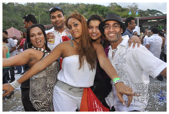 moka_explosion_2011-004