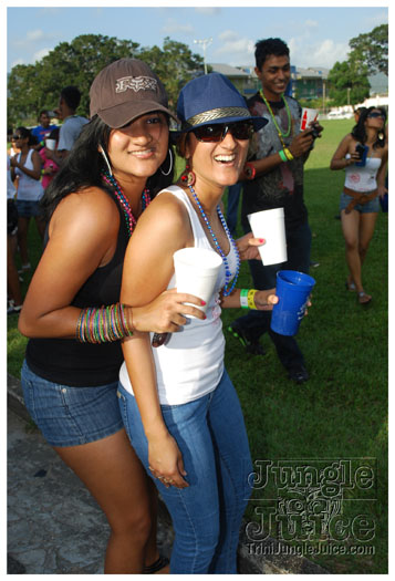 monkey_juice_campus_carnival_2011-002