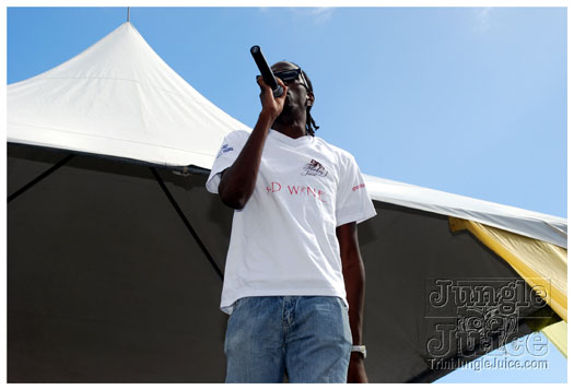 monkey_juice_campus_carnival_2011-007