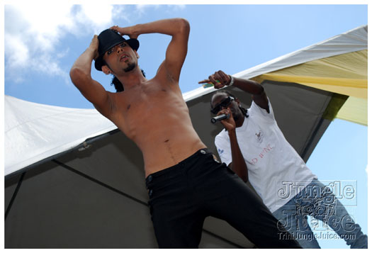 monkey_juice_campus_carnival_2011-010