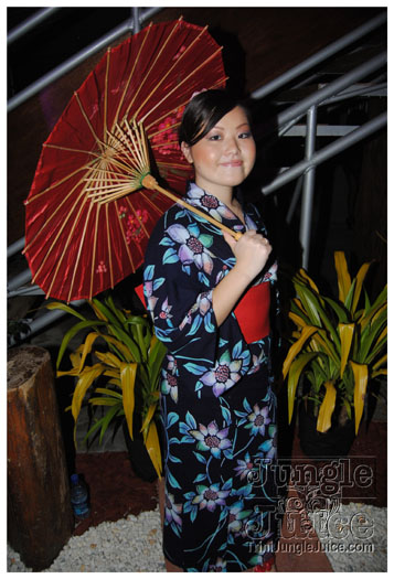 oasis_band_launch_2012-001