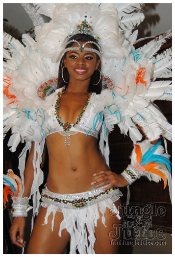 oasis_band_launch_2012-020