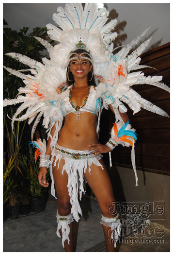 oasis_band_launch_2012-021