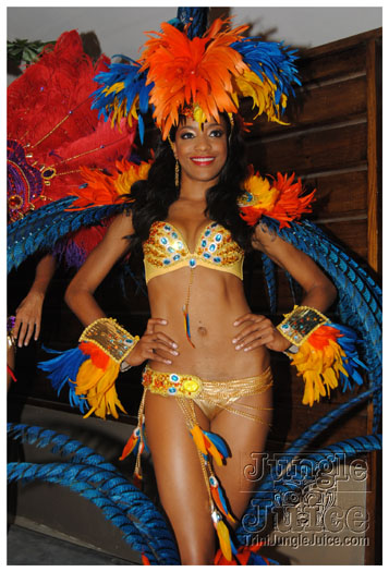 oasis_band_launch_2012-024