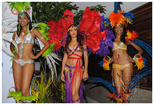 oasis_band_launch_2012-027