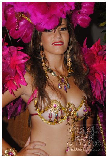 oasis_band_launch_2012-033