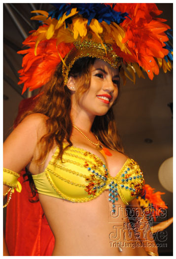 oasis_band_launch_2012-040